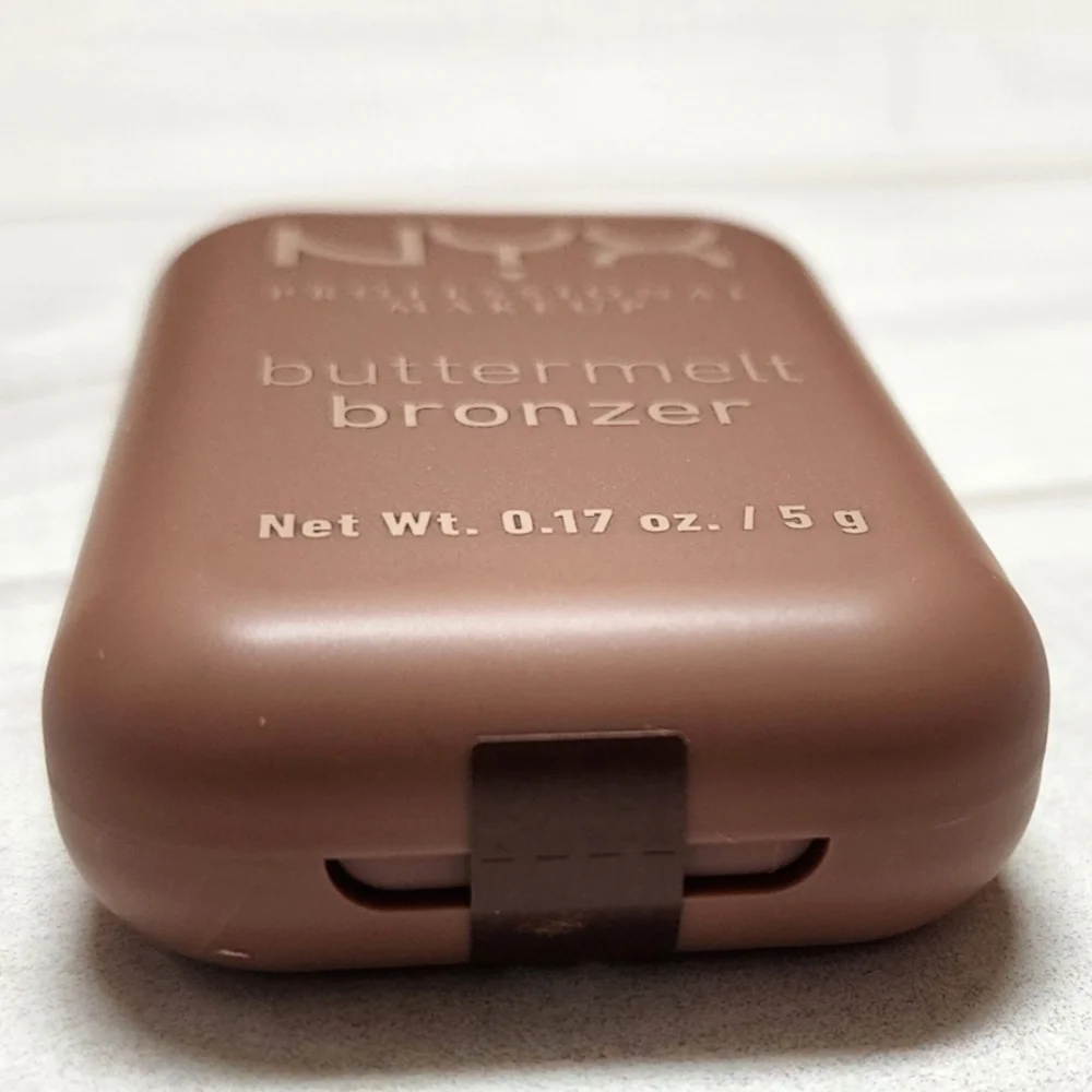 NYX Professional Buttermelt Bronzer in Butta Biscuit - New Sealed